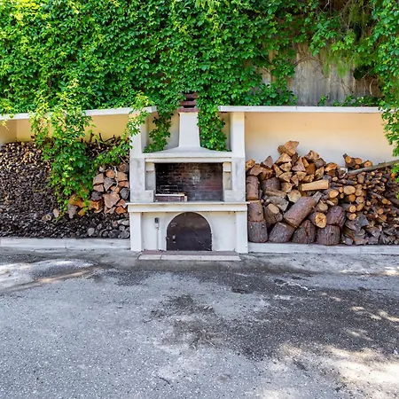 Salty Pines Tatil Evi